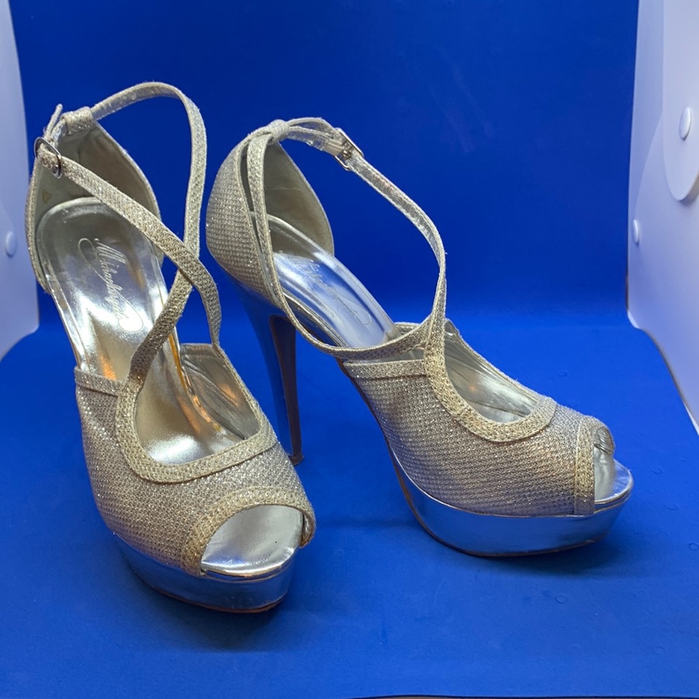 Sparkly Silver platform sandal/pump